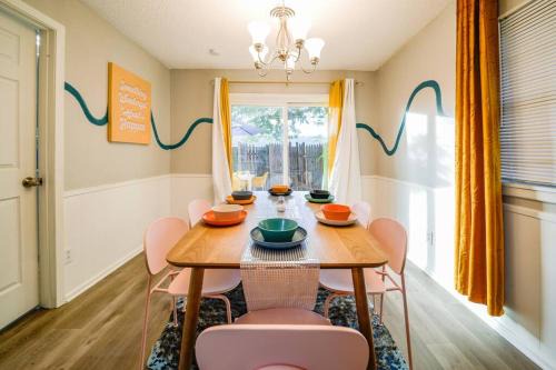 Bowie Casa | 5BD Eclectic Home, Lubbock, BBQ, Downtown 10mins