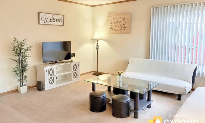 Downey Casa | 5BR/2BA Spacious 2-Story Pool House + Driveway Parking