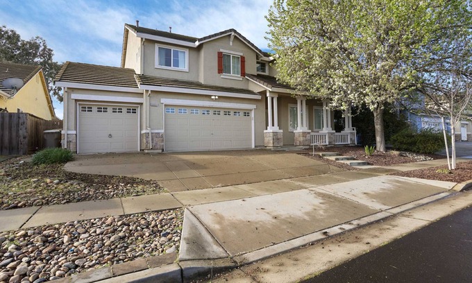 West Sacramento Casa | 5BR/3BA Central and Spacious Oasis Near the River