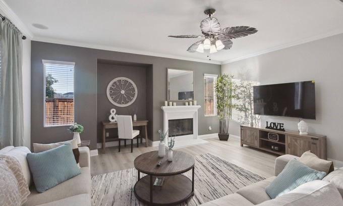 Victorville Casa | 5BR/3BA Home - King Beds - Fast Wifi by RedAwning
