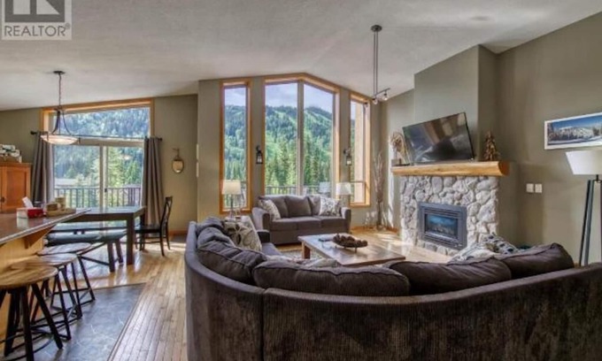 Fairways Chalet De Esquí | 5BR/3BA Ski Chalet: Ski In / Hot Tub / Amazing Views!