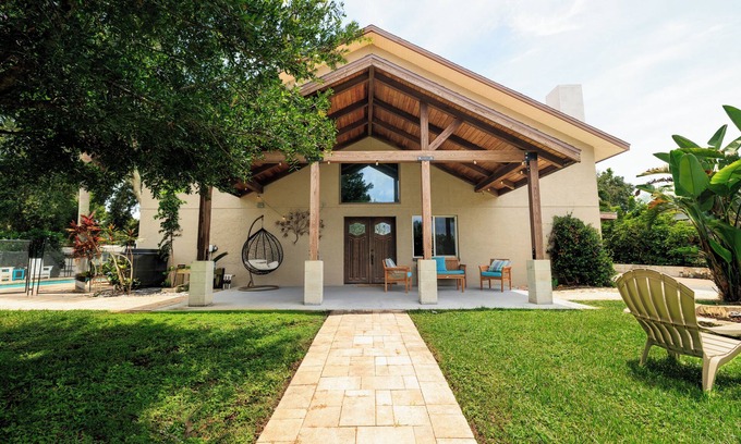 Seminole Casa | 5BR/3BA w/pool! Mins to beach! Perfect for 2+ fams