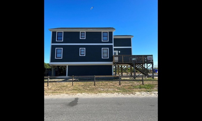 Yaupon Beach Casa | 5BR/4BA Home - REMODELED, Oceanfront, Close to Pier, Sleeps 10
