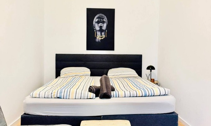 Rudolfsheim-Funfhaus Apartamento | 5BR Apt. Ideal for Groups; 7- Min to Westbahnhof