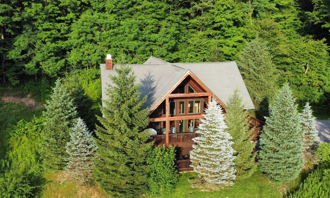 Slaty Fork Cabina | 5BR Chalet | Hot Tub Fire Pit Fall Retreat 3 Kings