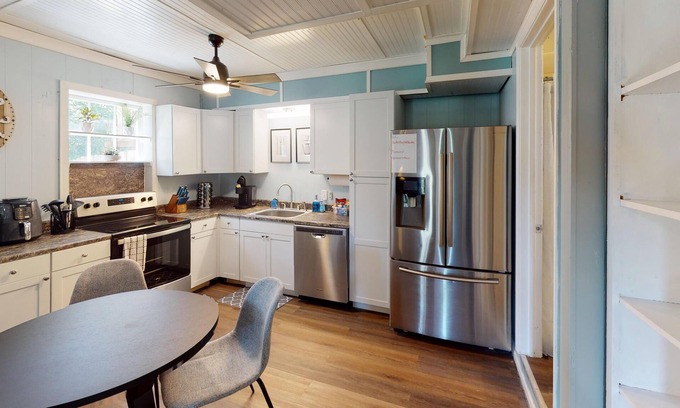 Woodstock Casa | 5BR Combo Stay | Hot Tub, Grill, Extended Stays