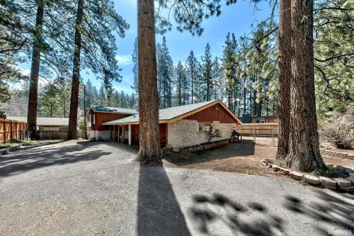Lower Kingsbury Apartamento | 5BR Home Close to Stateline, Beaches & Shopping