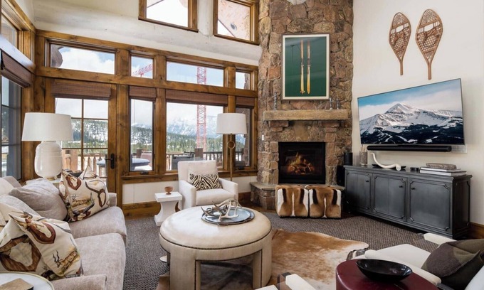 Spanish Peaks Cabina | 5BR Luxury Cabin with Private Hot Tub & Direct Ski Access