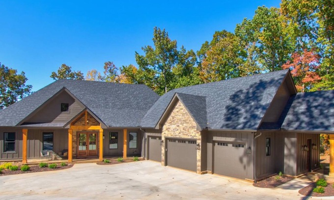 Reed Creek Casa | 5BR Luxury Lakefront w/ Private Dock, Hot Tub, and Fire Pit. Pet Friendly!