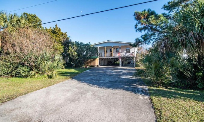Litchfield by the Sea Casa | 5BR Scenic View 3 Minutes to the Beach