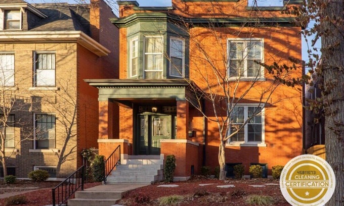 Tower Grove South Casa | 5BR Tower Grove Family Home / ABODEbucks