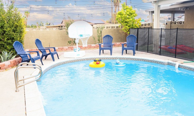 Paradise Casa | Casa 5BR con alberca, juegos, asador Cerca del Strip y del aeropuerto