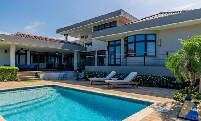 Malmok Villa | La Colina 11 in Aruba's Tierra Del Sol