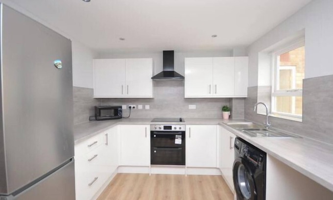 Kettering Casa | 5Guests-FamilyFriendly-Parking-GardenView-Centre