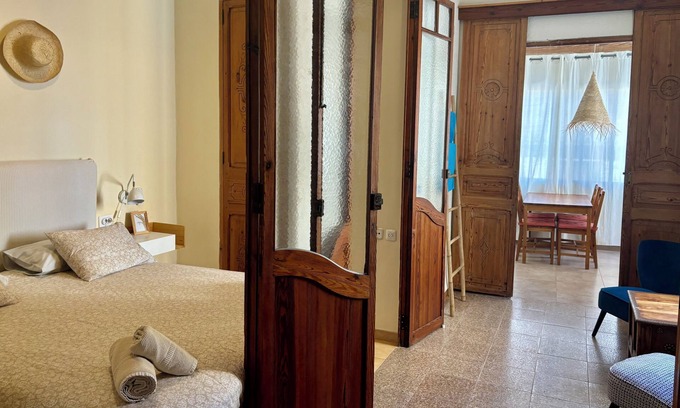 El Cabanyal Apartamento | 5min to the beach, old fisherman's house, high-speed Wifi