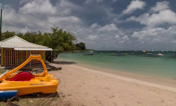 Sainte-Anne Casa | 5mn walk from the beach