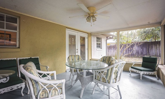 Fellowship Casa | 6.5 Miles To WEC Screened Porch Nice Neighborhood Vacant Treed Lot