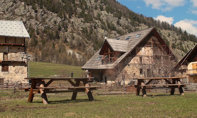 Cervieres Chalet De Esquí | Chalet 6 personas con chimenea, sauna, jacuzzi. Serre Chevalier Valley