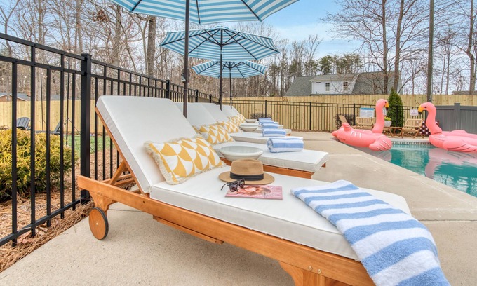 Greensboro Casa | Putting Greens, Pool, Hot Tub, Pickleball Court, Basketball, Bowling Alley!