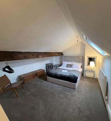 Erdington Casa | 6 bed house - 12 minutes to City Centre
