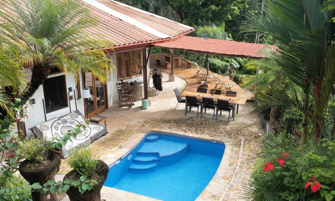 Barú Villa | 6 Bedroom Villa with Pool, 2 Min from Nauyaca waterfall, 10 Min from Beach