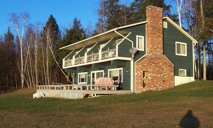 North Hero Cabina | Un Amplio Waterfront Lodge