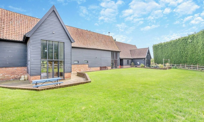 Stowmarket Cabaña | Alojamiento de 6 habitaciones en Creeting St Peter, near Stowmarket