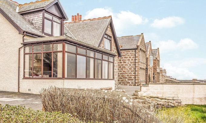 Cruden Bay Cabaña | 6 bedroom accommodation in Banff