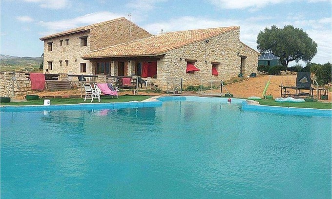 La Salzadella Casa | 6 Bedroom Awesome Home In La Salzadella