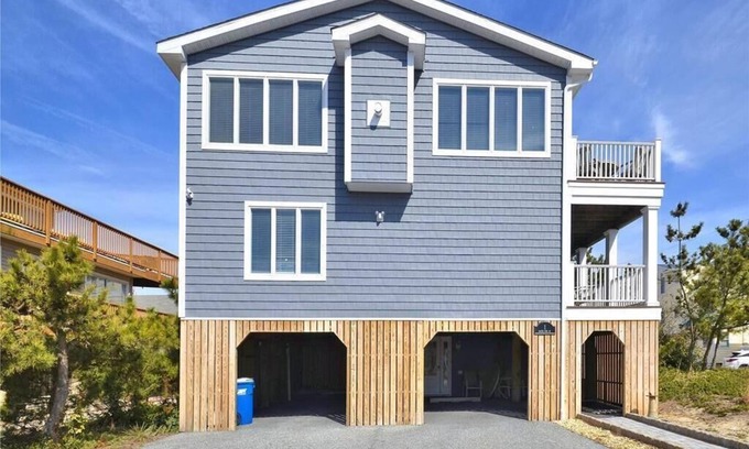 Sussex County Casa | 6-Bedroom Beach House w/ Ocean Views