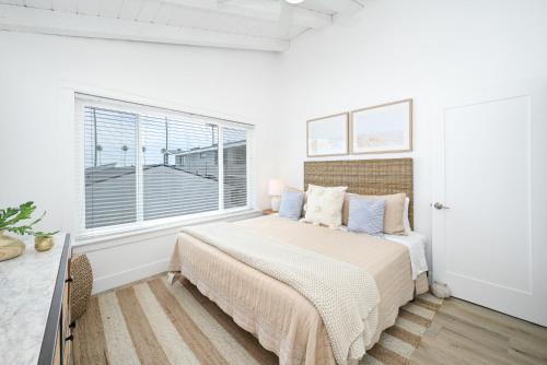 Balboa Peninsula Casa | 6 Bedroom Duplex near the Balboa Pier and Fun Zone with AC