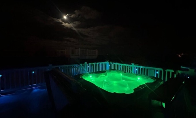 North Beach Haven Casa | 6 Bedroom Home 3rd off Beach with Ocean & Bay View HotTub +++
