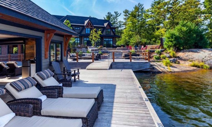 Pointe au Baril Casa | 6-Bedroom Luxury Estate with Resort Amenities and 5⭐️Fishing on Georgian Bay