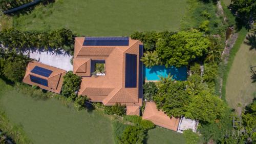 Hua Hin Villa | 6 Bedroom Luxury Villa on Golf Course PH125