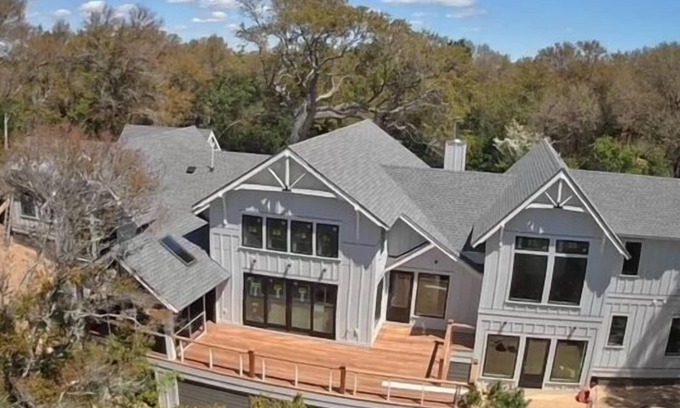 Middle Island Plantation Casa | 6 Bedroom Marsh front Farm House Estate - New Construction - Sleeps 20!