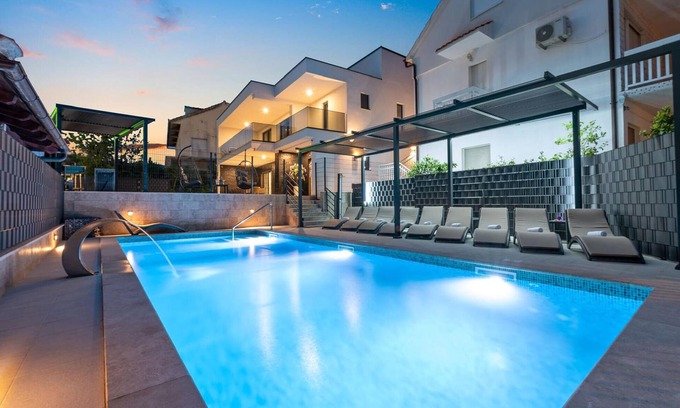 Podglavica Casa | Impresionante casa de 6 dormitorios en.
