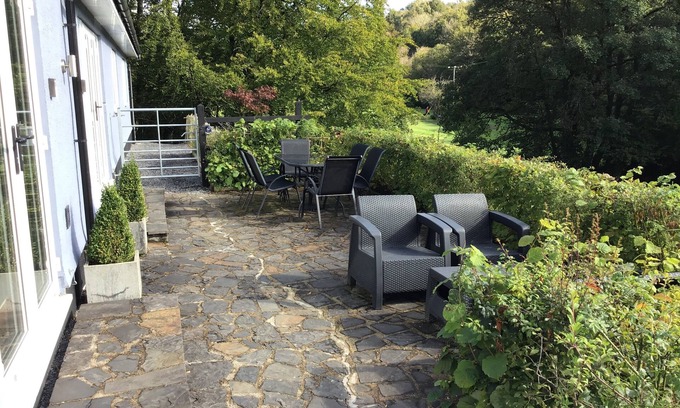 Llandybie Casa | 6 Bedrooms 5 Bathrooms