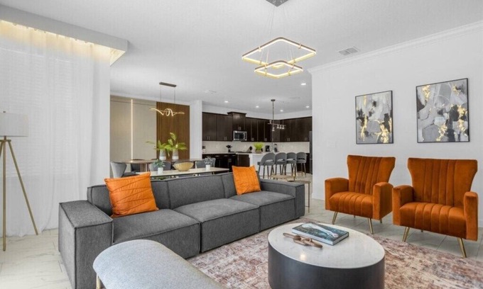Campbell Casa | 6 Bedrooms / 5 Bathrooms / Storey Lake (4370 RS)