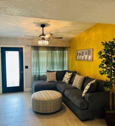 Northwest Orlando Casa | 6 Bedrooms ClueThemed Home near parks