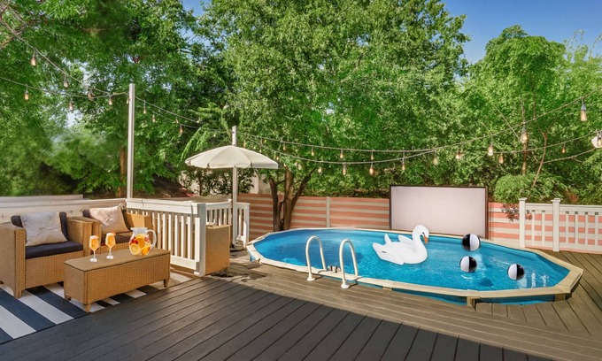 Government Hill Casa | Spacious Oasis l 5 min to Alamo, Riverwalk, Pearl l Pet Friendly