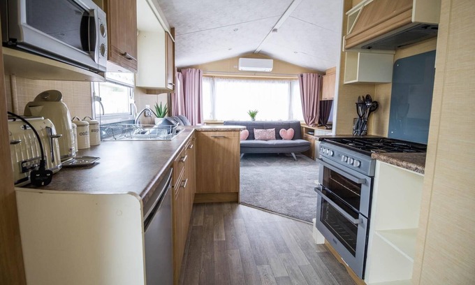 Lowestoft Casa | 6 berth caravan with decking and WiFi at North Denes in Suffolk ref 40113ND