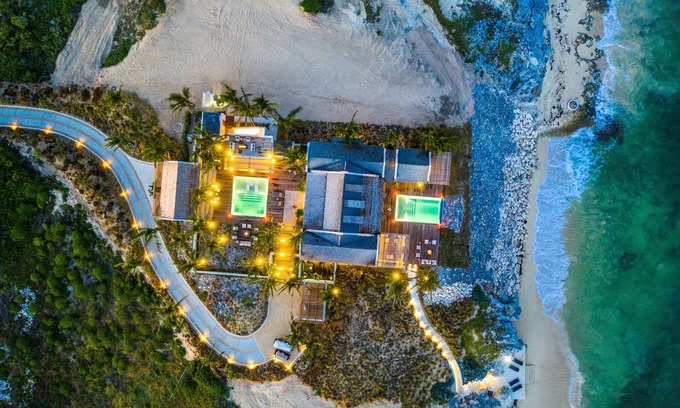 Big Ambergris Cay Complejo | 6 BR All-Inclusive Villa with Private Chef @ Ambergris Cay: Dream Pavillion