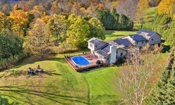 Lanesborough Casa | 6-BR Berkshires Estate w Pool