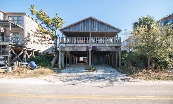 Pawleys Island Casa | 6 BR Oceanfront House with Creek Dock