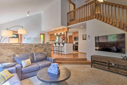 Blue River Casa | 6 Mi to Breck Resort Family Cabin with Treehouse