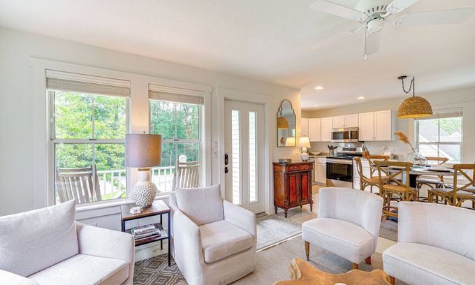 Manteo Cabaña | < 6 Mi to Nags Head: Manteo Beach House