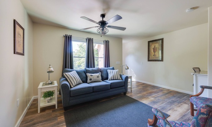 Hoover Apartamento | 6 Mi to the Summit: Stylish Apt w/ Patio Access