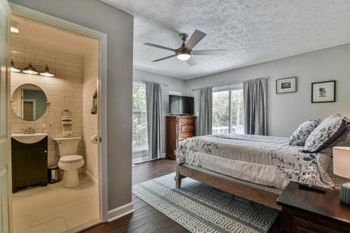 Oakley Casa | 6 miles to downtown Asheville. Sleeps 5.