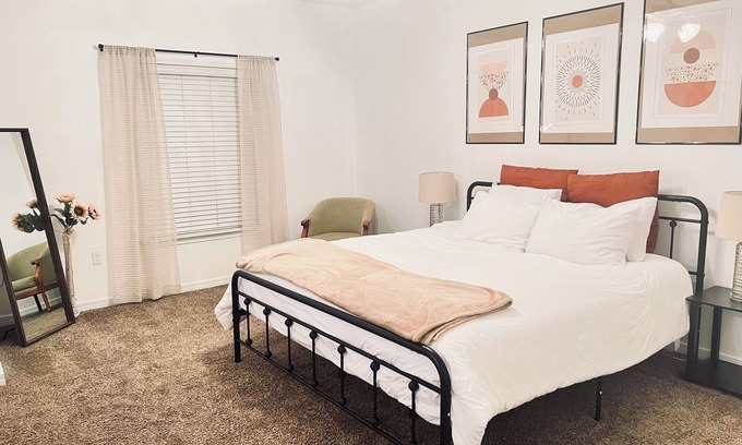 Wright Casa | 6 miles to the beach!