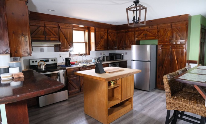 Stephentown Casa | 6 minutes to the beautiful Cherry plain state park, great house and great yard.